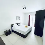 Stylish Modern Central Apartment 4 Paceville