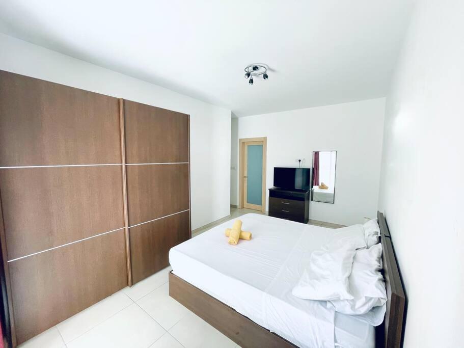 Stylish Modern 4 Paceville Apartment Saint Julian's