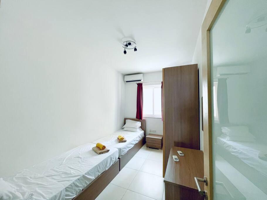 Stylish Modern 4 Paceville Apartment Saint Julian's