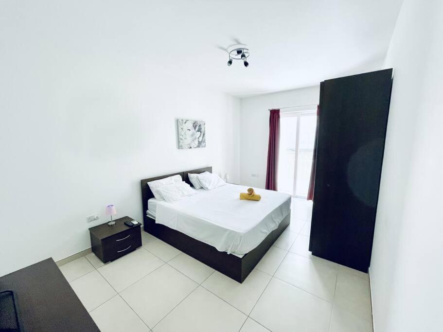 Stylish Modern 4 Paceville Apartment *